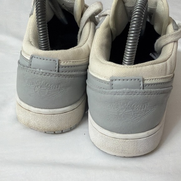 Nike Air Jordan 1 Low Paris Sneakers Shoes Women's Size 7 White Grey Athletic - Picture 16 of 16